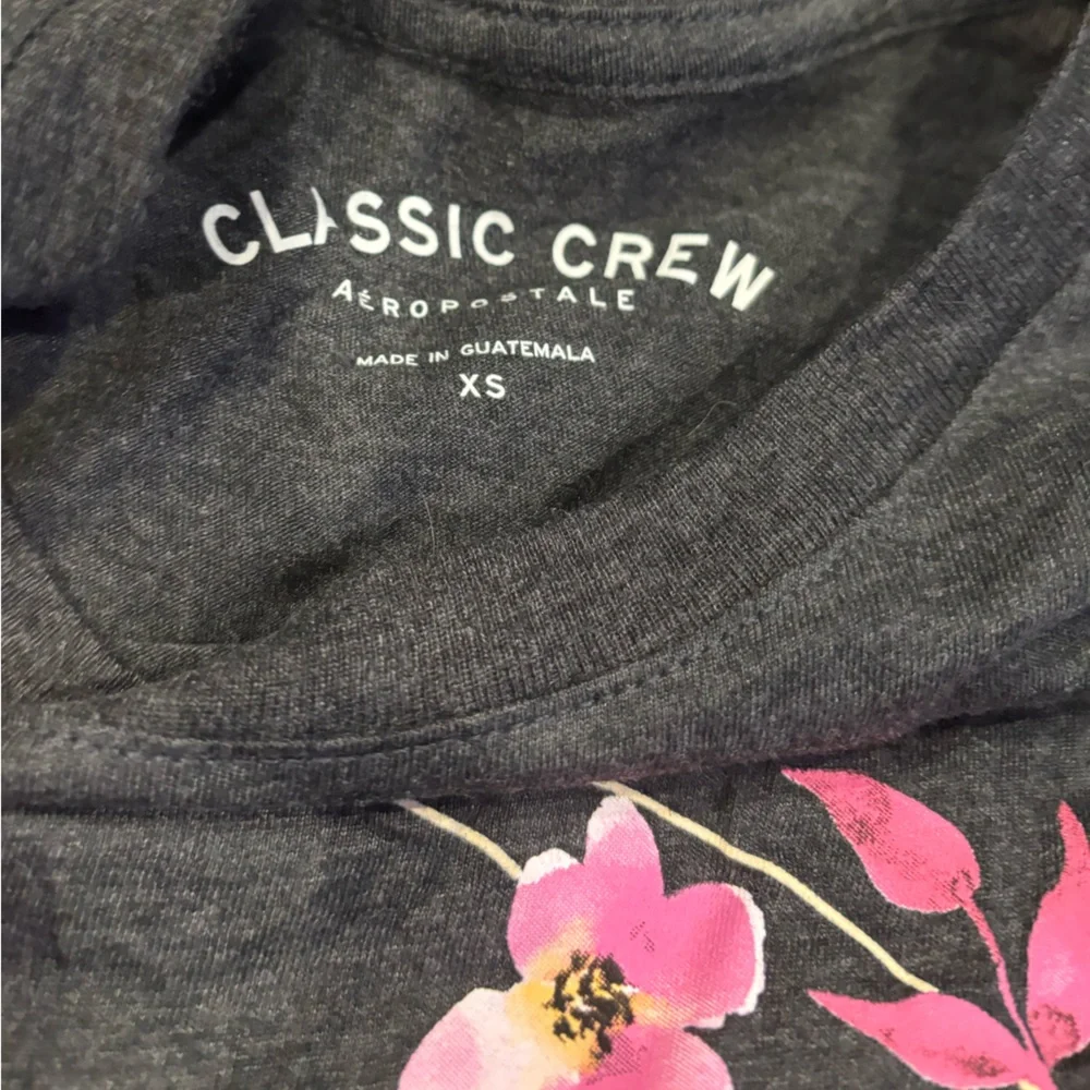 Women’s NWT ✨ Aeropostale Floral Crescent Moon Graphic Tee - Charcoal Grey - xs - Picture 5 of 6